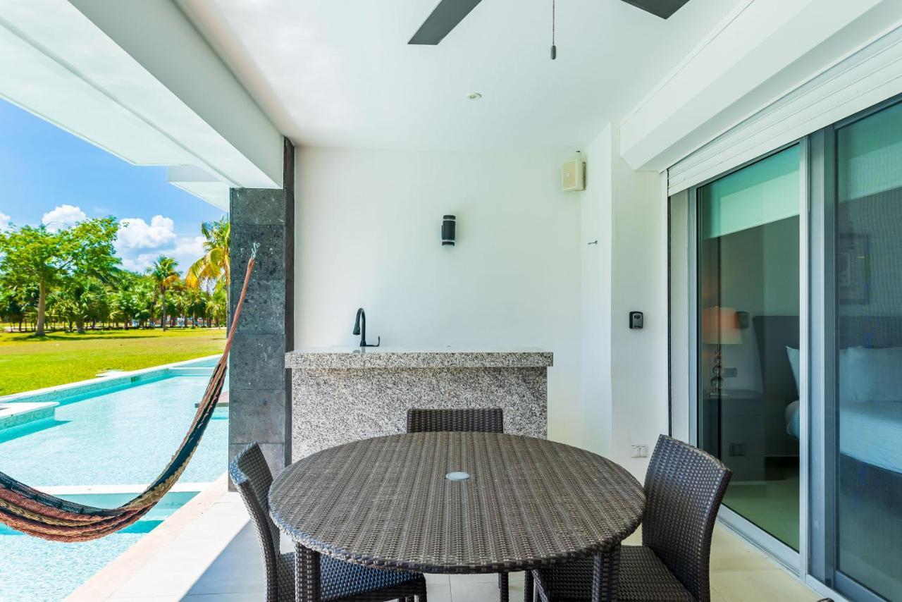 Mareazul Beach Front Condos At Playa Del Carmen Kültér fotó